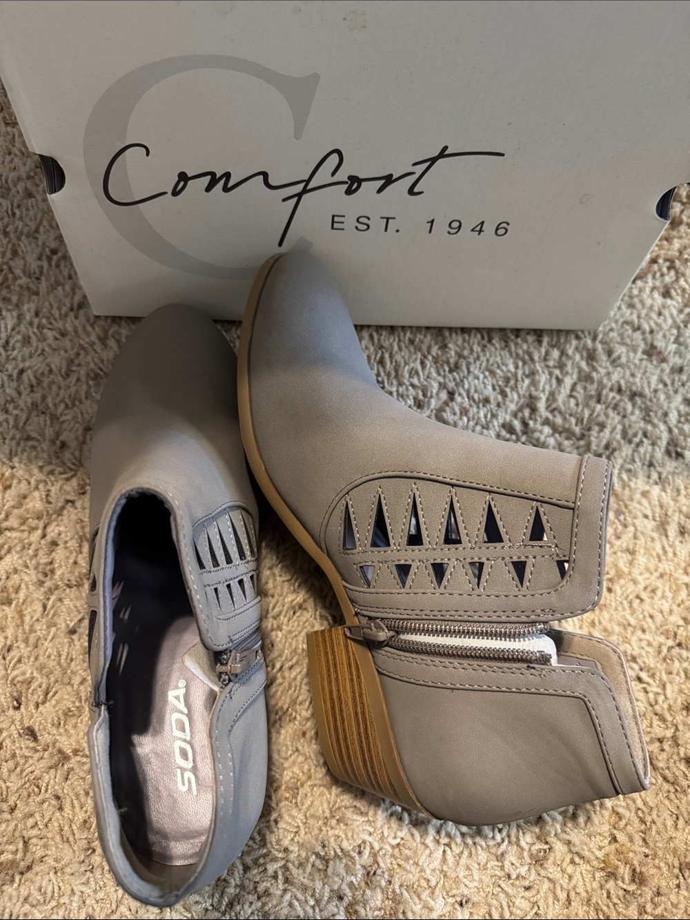 SODA Ladies Slip-On Booties in Gray